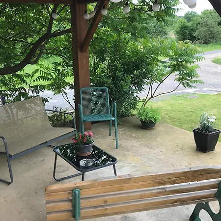 Renove Avec Jardin, Proche Loisirs Et Commerces, A Heure De Nancy Et Metz - Fr-1-584-168